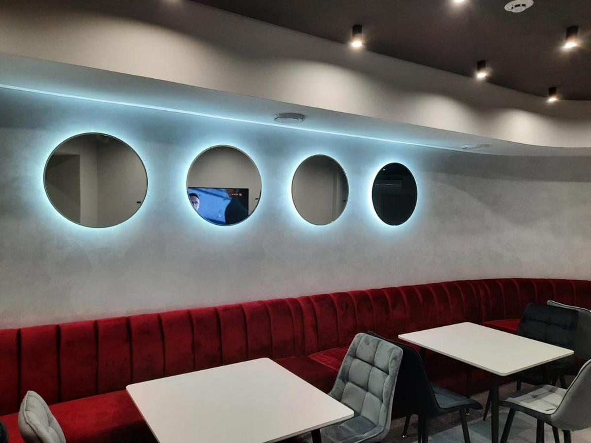 Red Cube Hotel Кам'янець-Подільский Екстер'єр фото